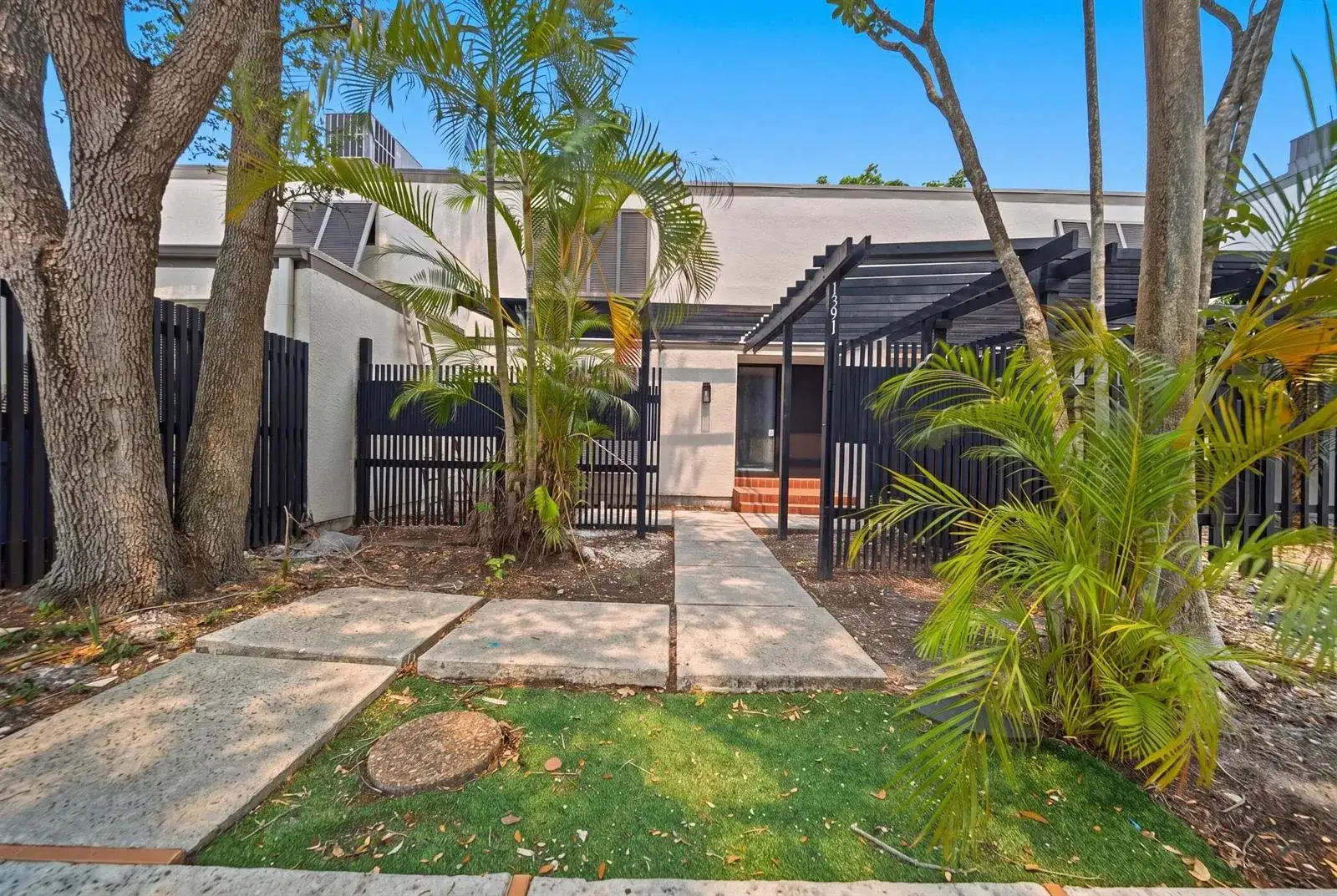 1391 E GOLFVIEW Drive # 1391, Pembroke Pines FL 33026 photo 2