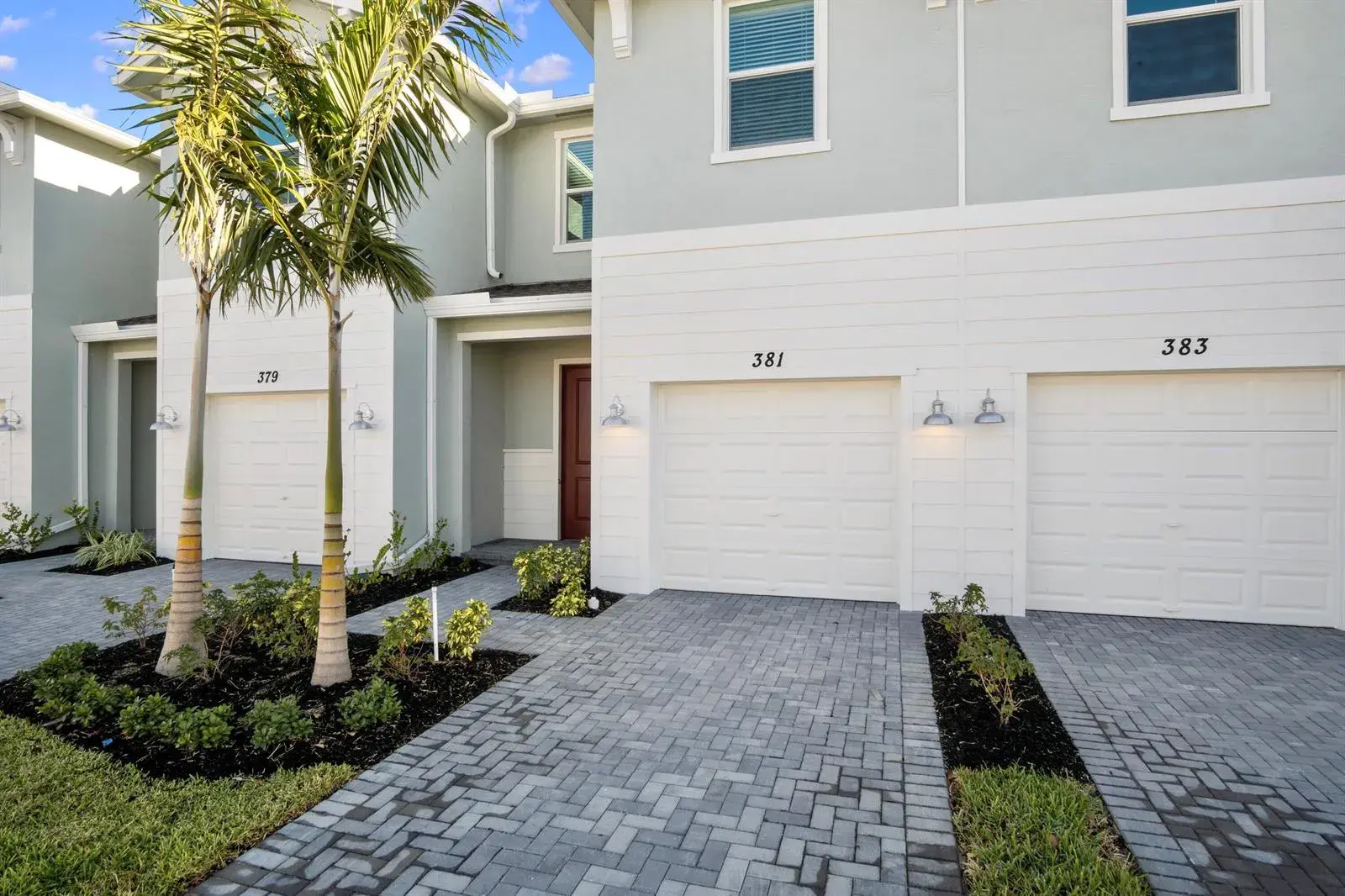 381 SE CROSSOAK Lane, Port St. Lucie FL 34984