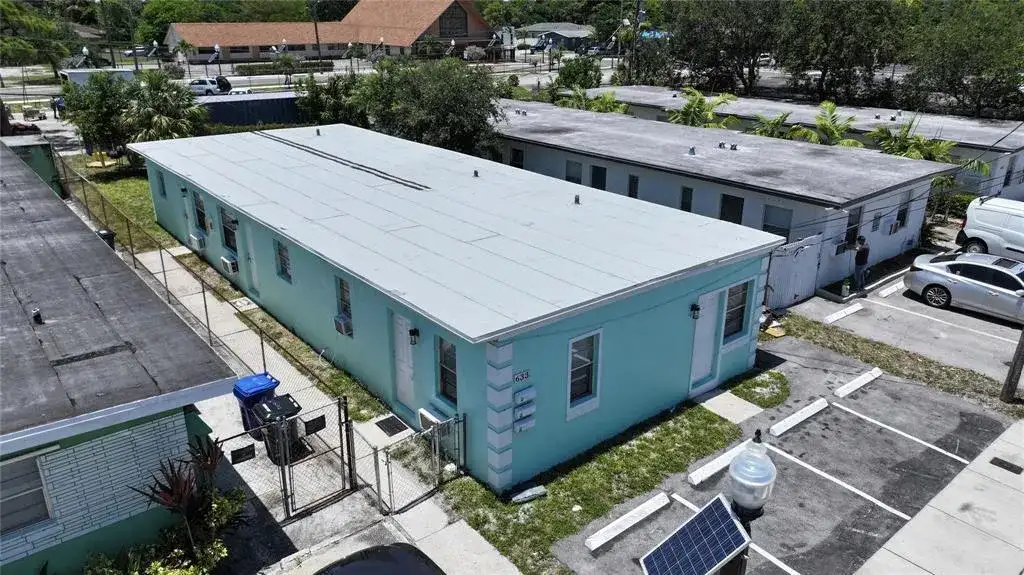 633 NW 15TH Terrace, Fort Lauderdale FL 33311 photo 2