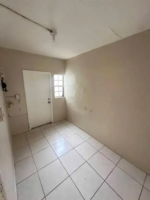 633 NW 15TH Terrace, Fort Lauderdale FL 33311 photo 5