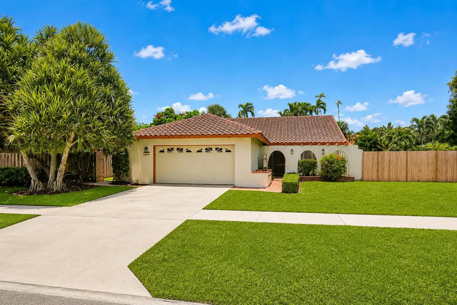 7407 SILVER WOODS Court, Boca Raton FL 33433 photo 2