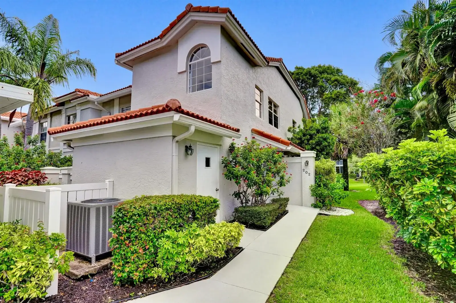 7669 SPRINGWATER Place # 202, Boynton Beach FL 33437
