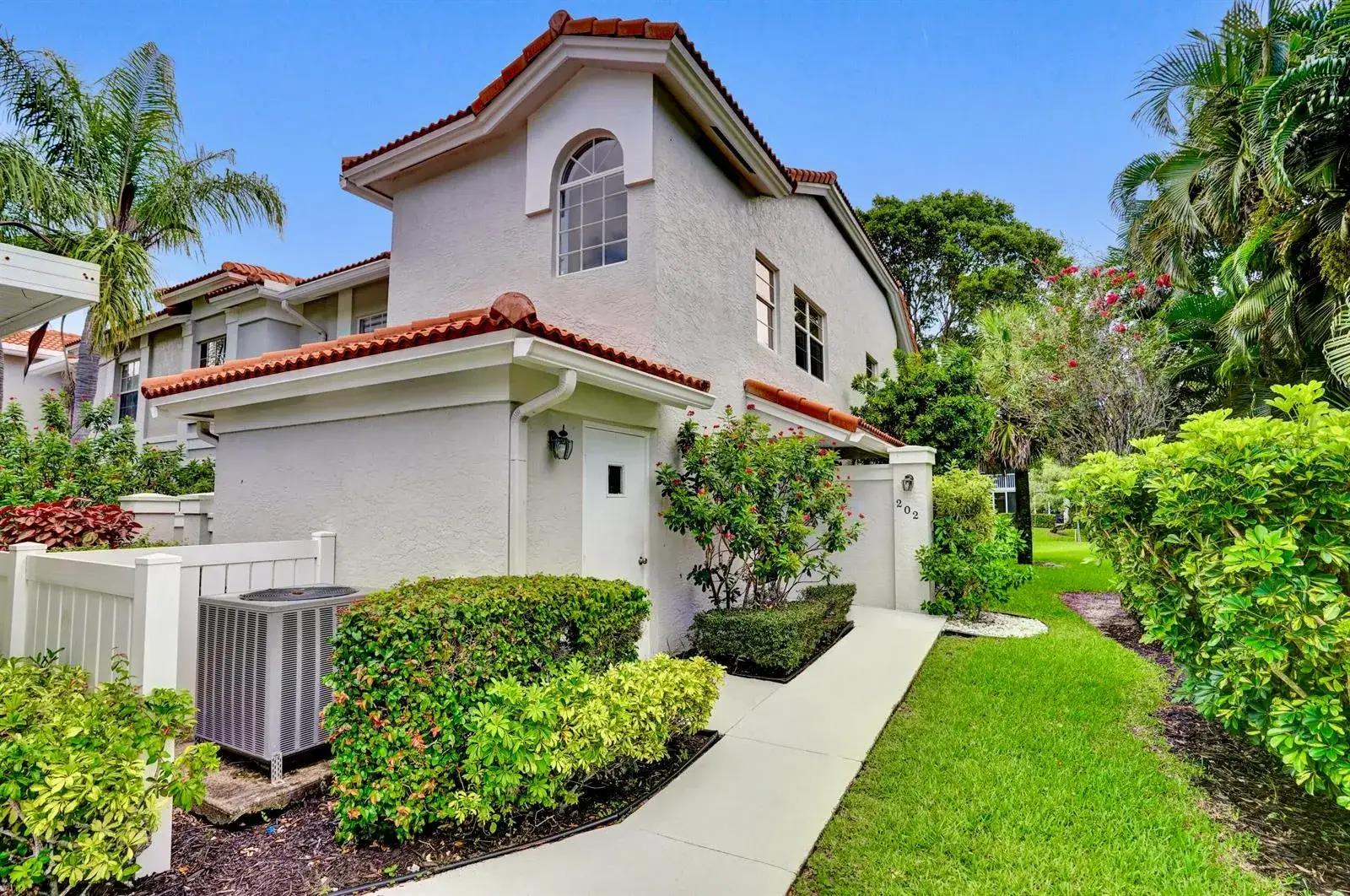 7669 SPRINGWATER Place # 202, Boynton Beach FL 33437