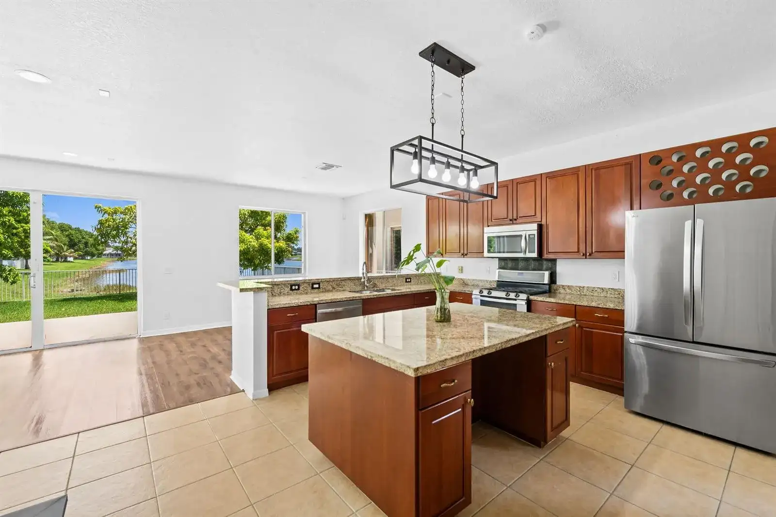 19389 SW 64th Street, Pembroke Pines FL 33332 photo 5
