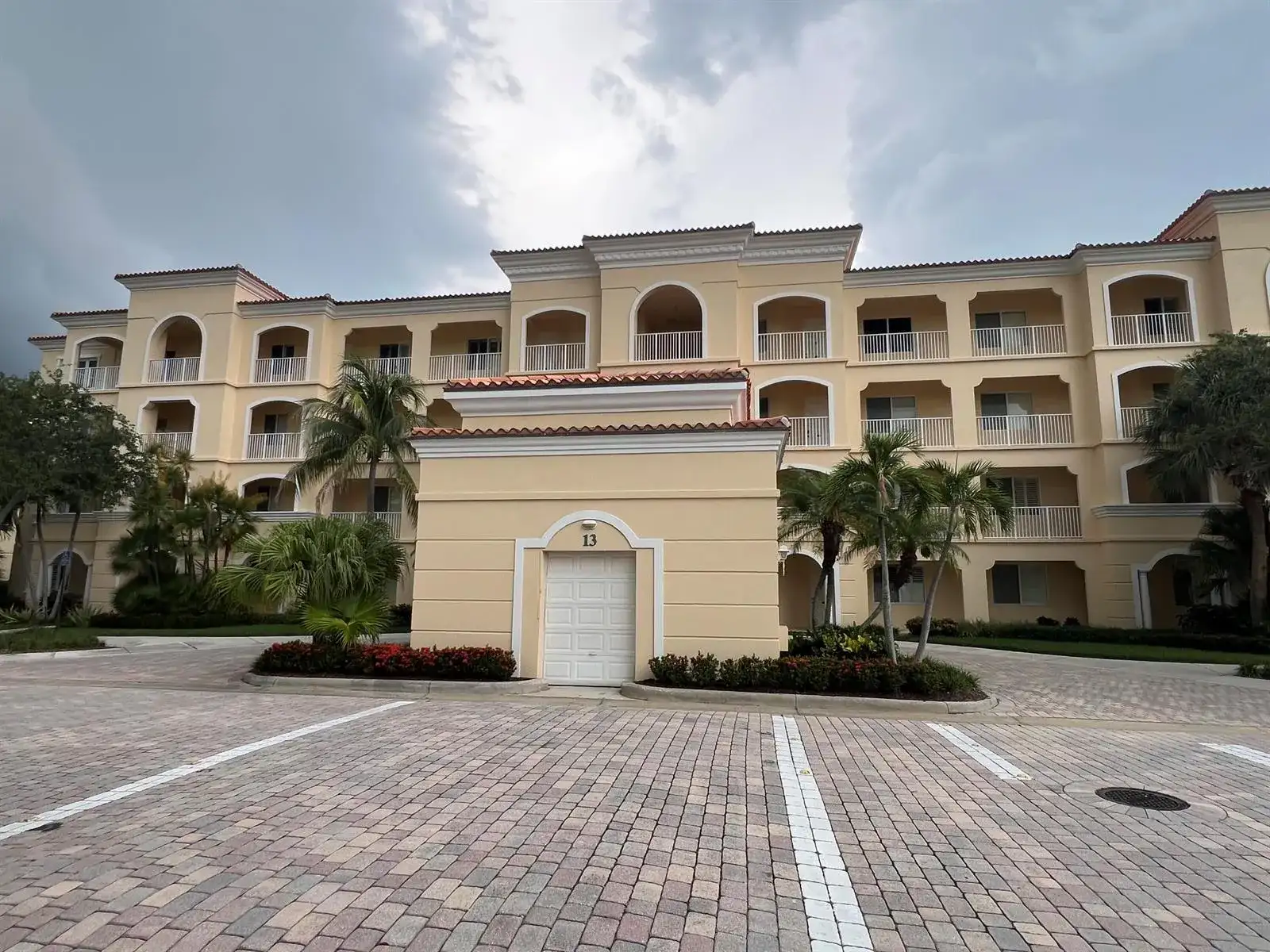 13 Harbour Isles Drive W, Fort Pierce FL 34949 photo 2