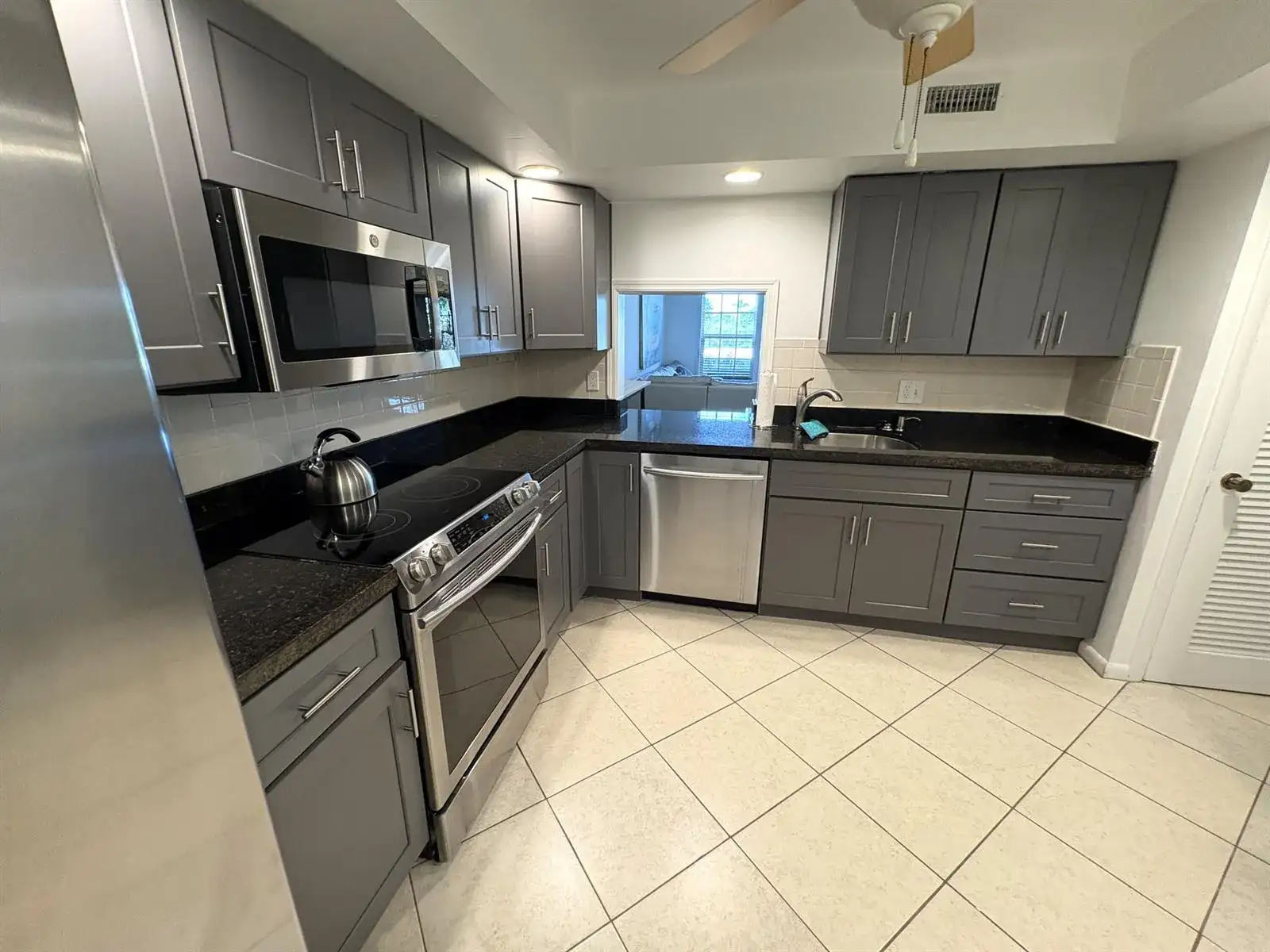 640 TENNIS CLUB Drive # 311, Fort Lauderdale FL 33311 photo 4