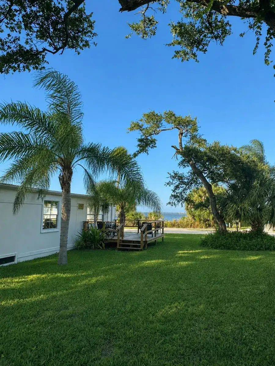 1026 Indian River Drive, Sebastian FL 32958 photo 5