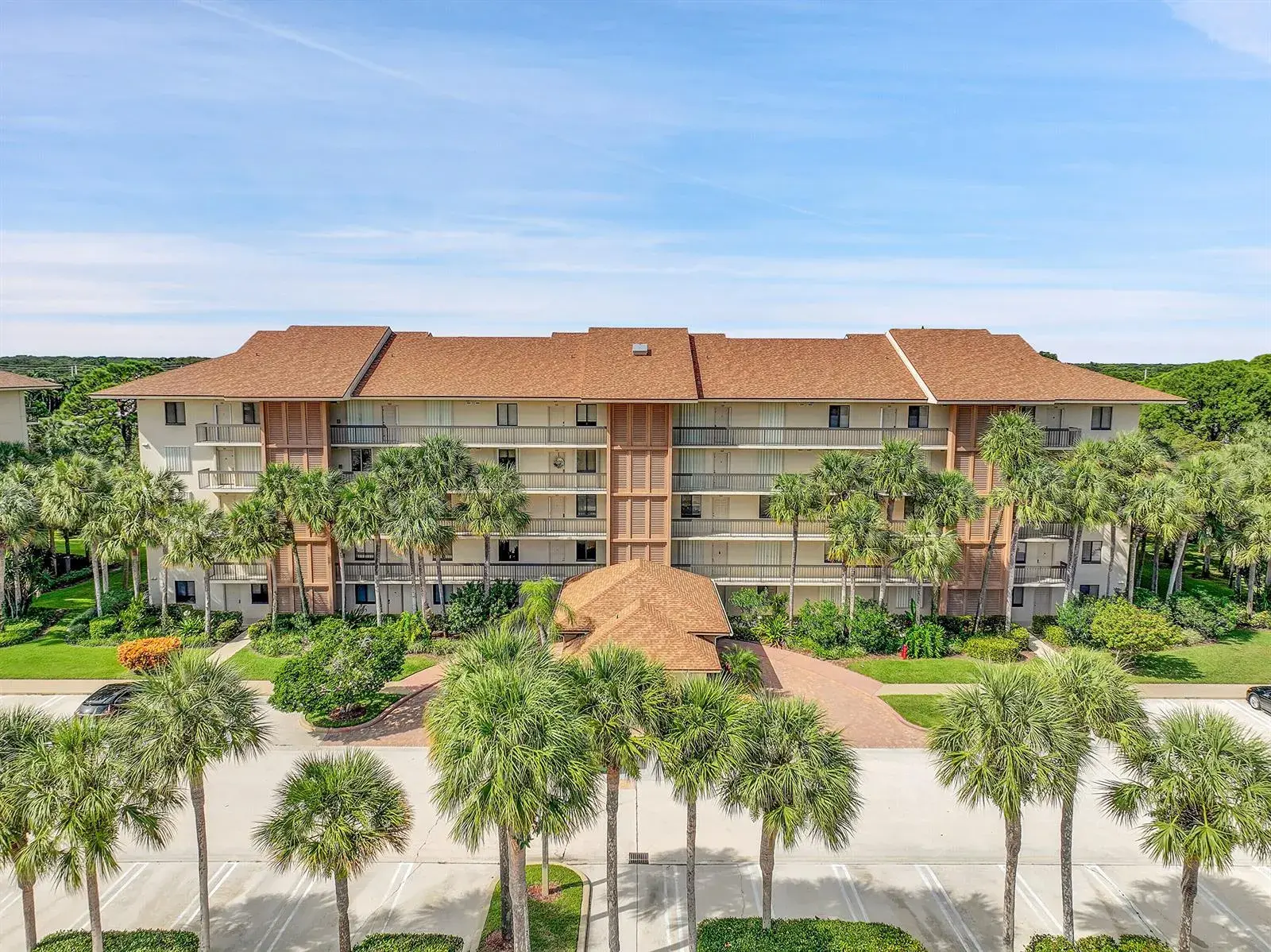 2001 Marina Isle Way # 203, Jupiter FL 33477