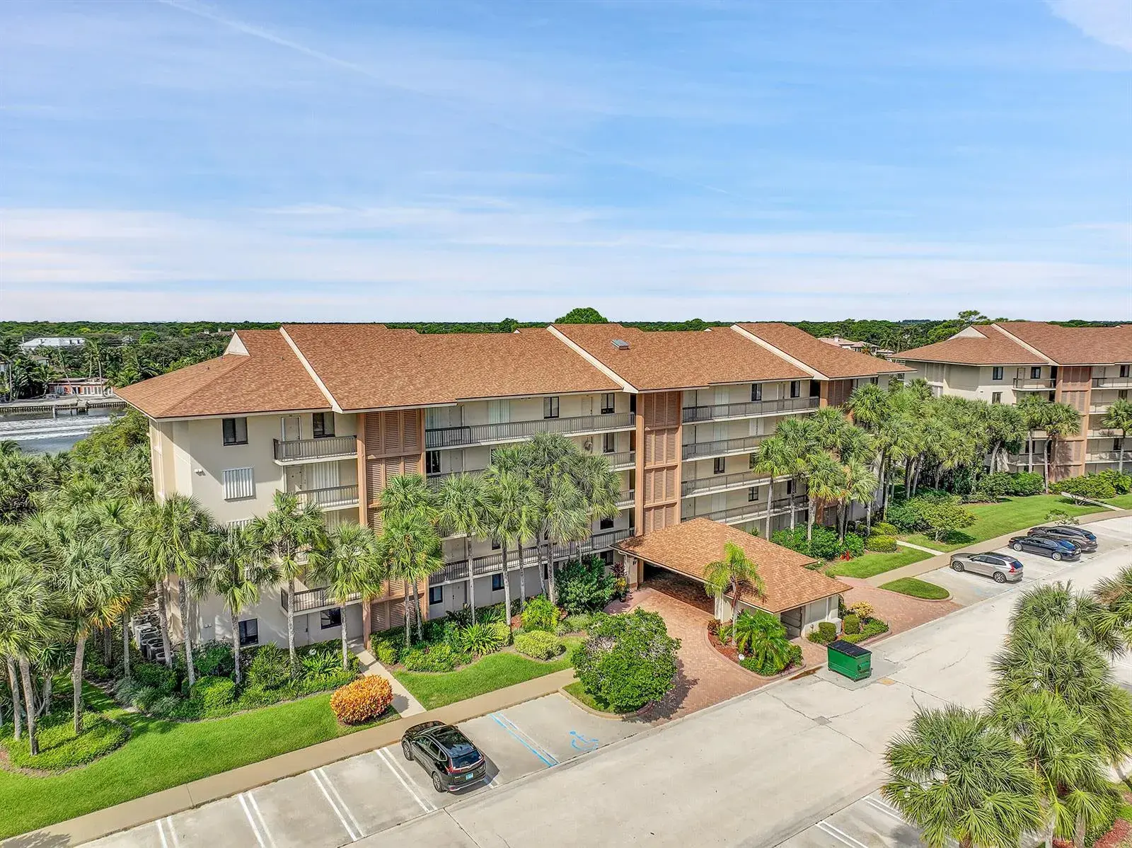 2001 Marina Isle Way # 203, Jupiter FL 33477