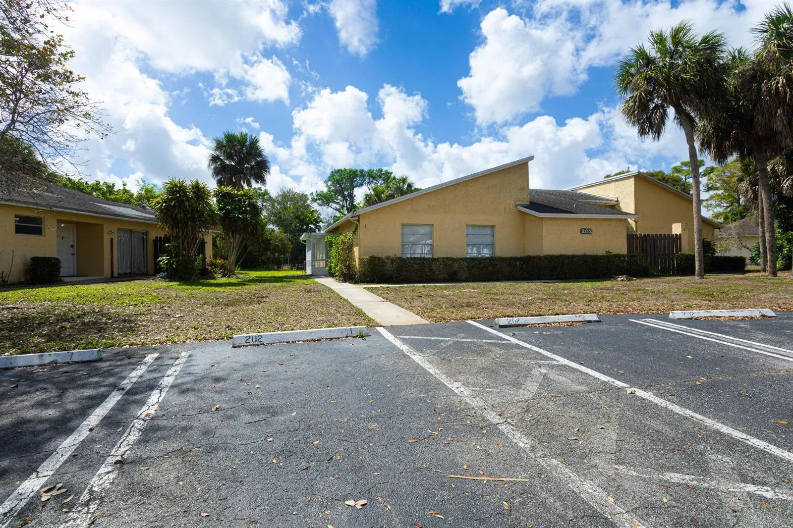 202 Sparrow Drive # 1, Royal Palm Beach FL 33411