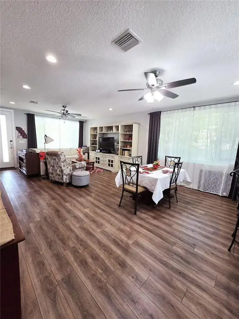 4325 78TH Lane N, FL 33709 photo 2