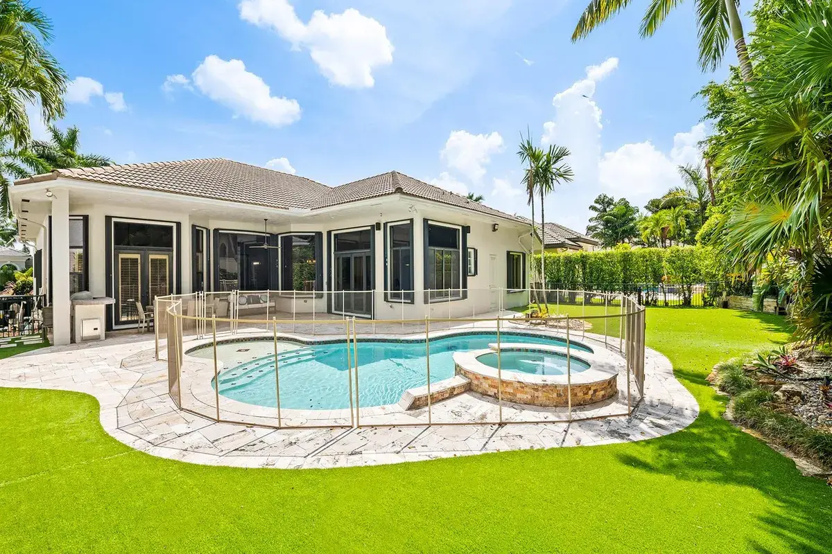 10800 Blue Palm Street, Plantation FL 33324