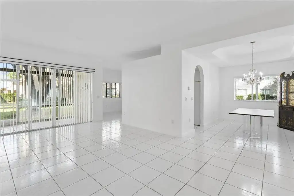7937 EXETER Circle E # 102, Tamarac FL 33321 photo 2