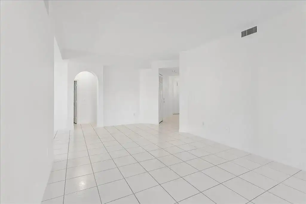 7937 EXETER Circle E # 102, Tamarac FL 33321 photo 4