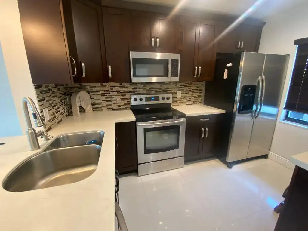 10473 NW 3RD Street, Pembroke Pines FL 33026 photo 3