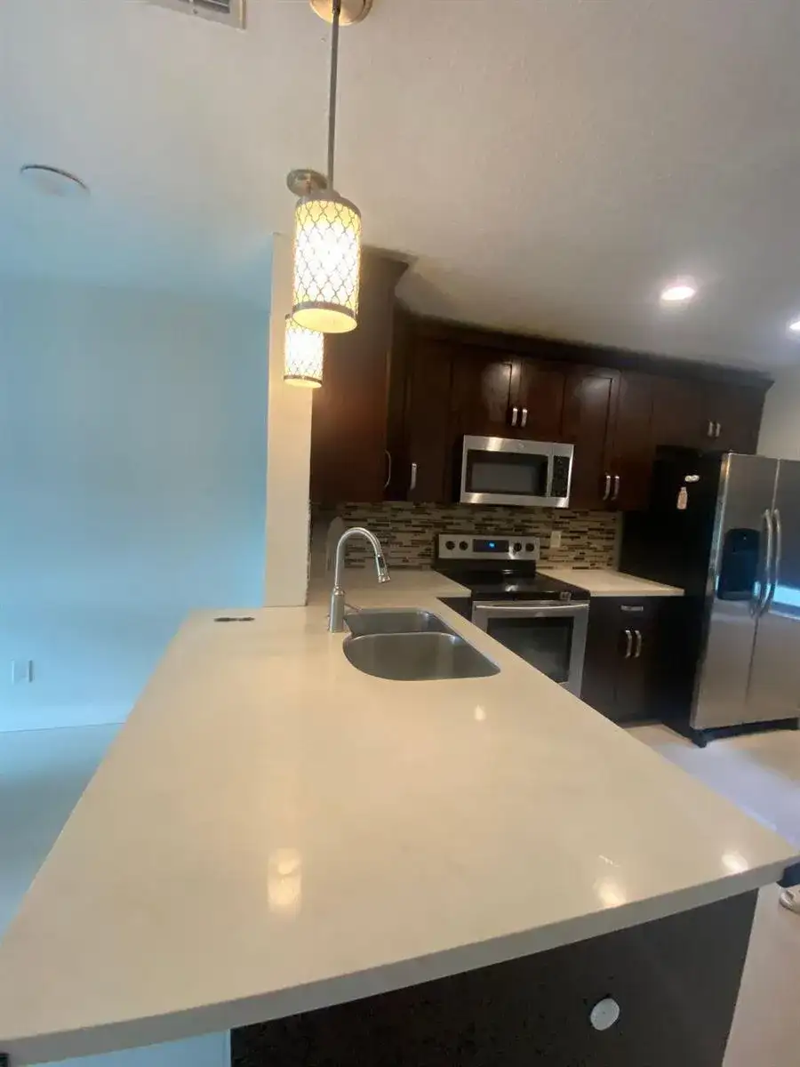 10473 NW 3RD Street, Pembroke Pines FL 33026 photo 4