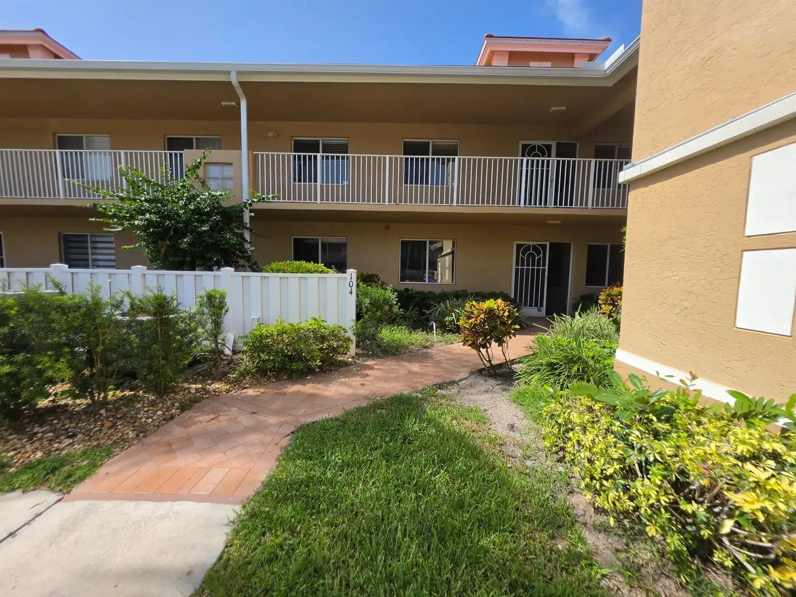 5951 REGAL GLEN Drive # 104, Boynton Beach FL 33437 photo 2