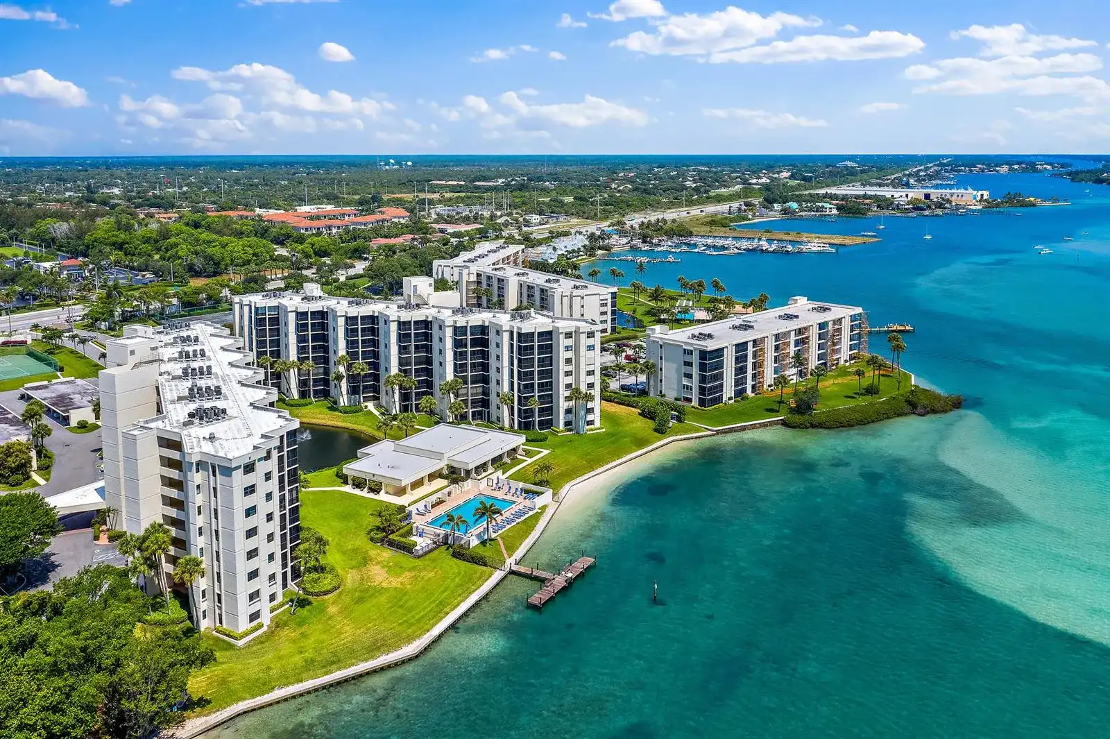 19800 Sandpointe Bay # 104, Tequesta FL 33469