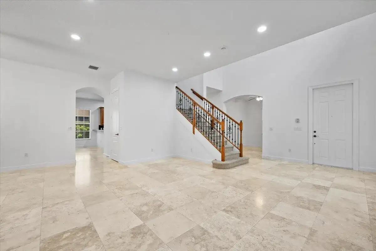 1049 Vintner Boulevard, Palm Beach Gardens FL 33410 photo 4