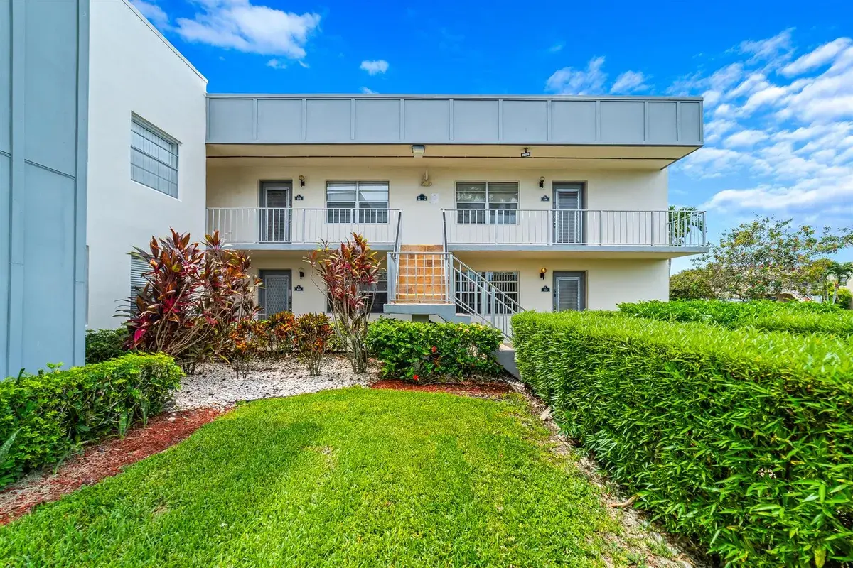 552 NORMANDY L Lane # l, Delray Beach FL 33484