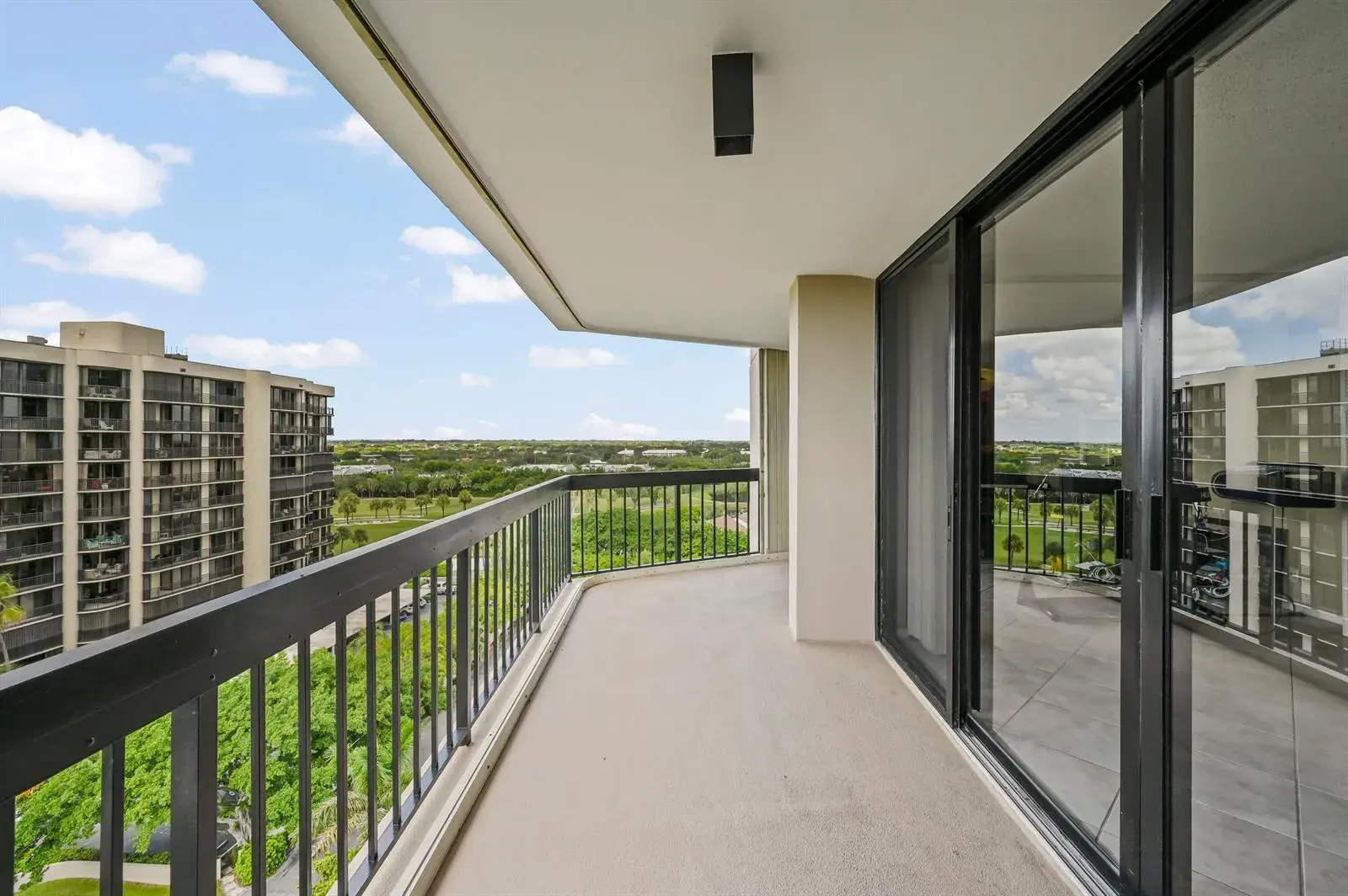 2425 PRESIDENTIAL Way # 1006, West Palm Beach FL 33401