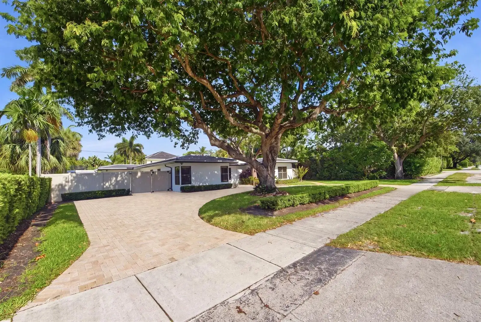 1619 Bayview Drive, Fort Lauderdale FL 33305 photo 3