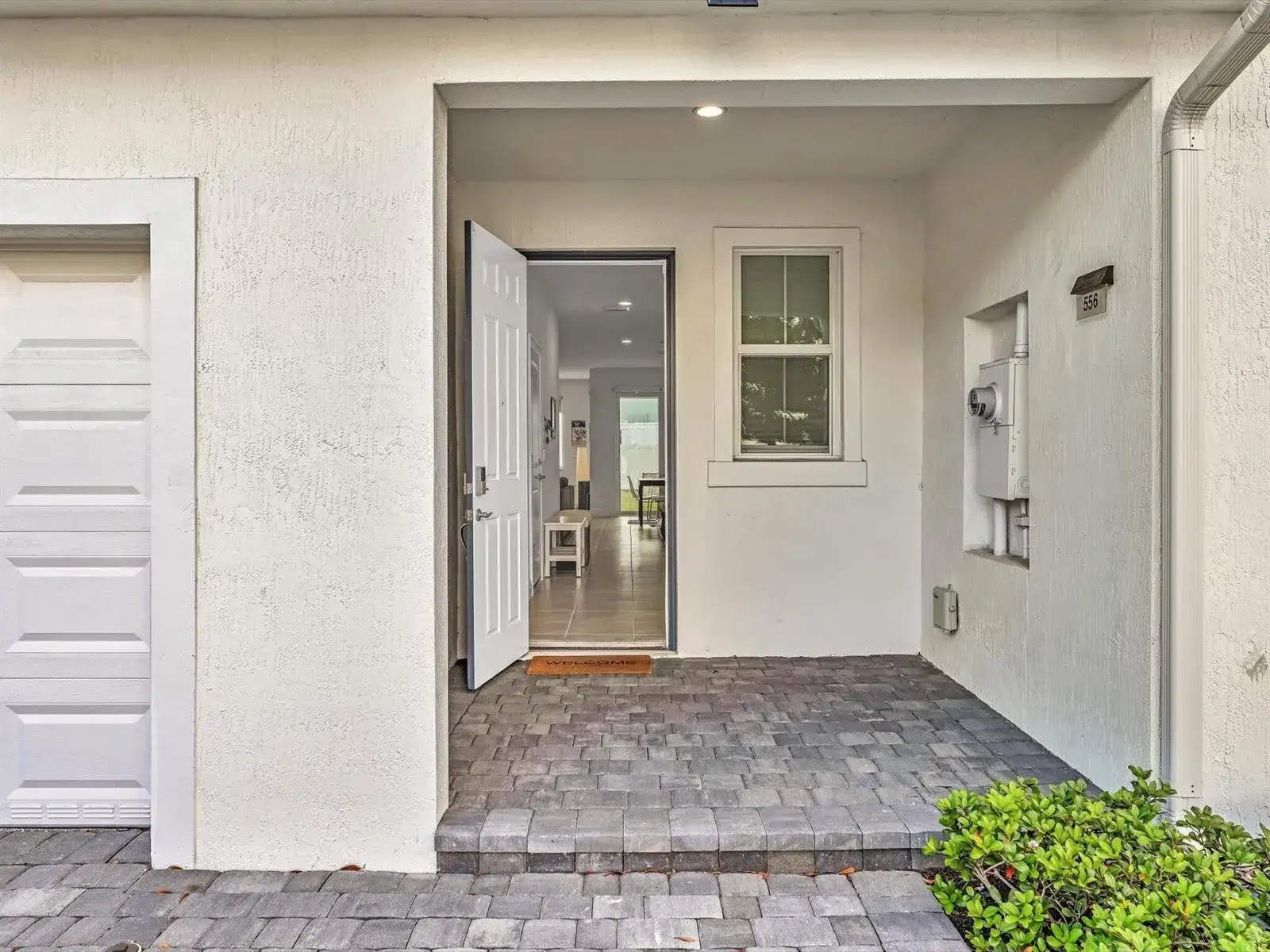 556 Sanderling Circle, Deerfield Beach FL 33442 photo 4