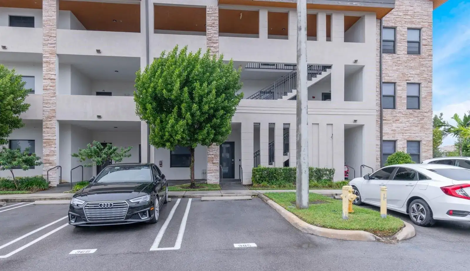 8045 NW 104th Avenue Unit 7, Doral FL 33178 photo 2