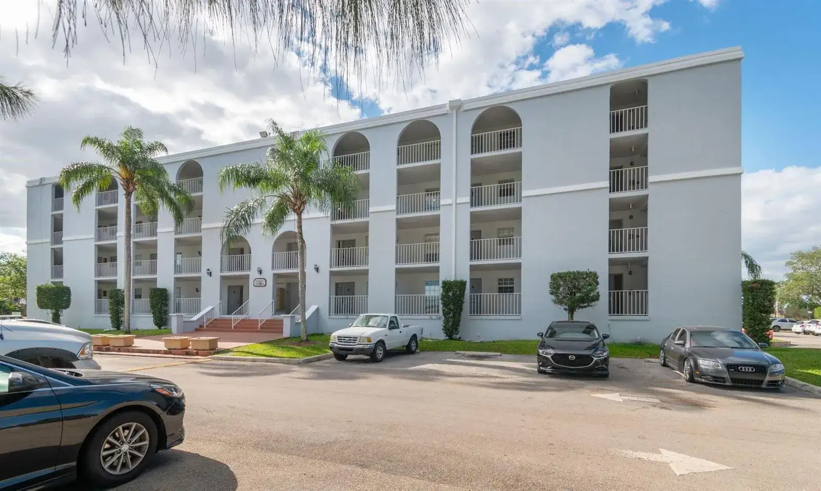 7980 N French Drive Unit 305, Pembroke Pines FL 33024 photo 2