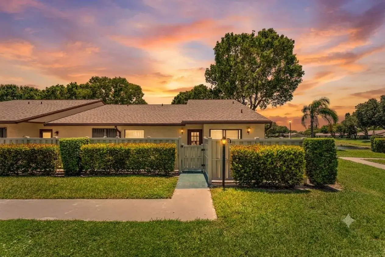 1024 Green Pine Boulevard # I, West Palm Beach FL 33409