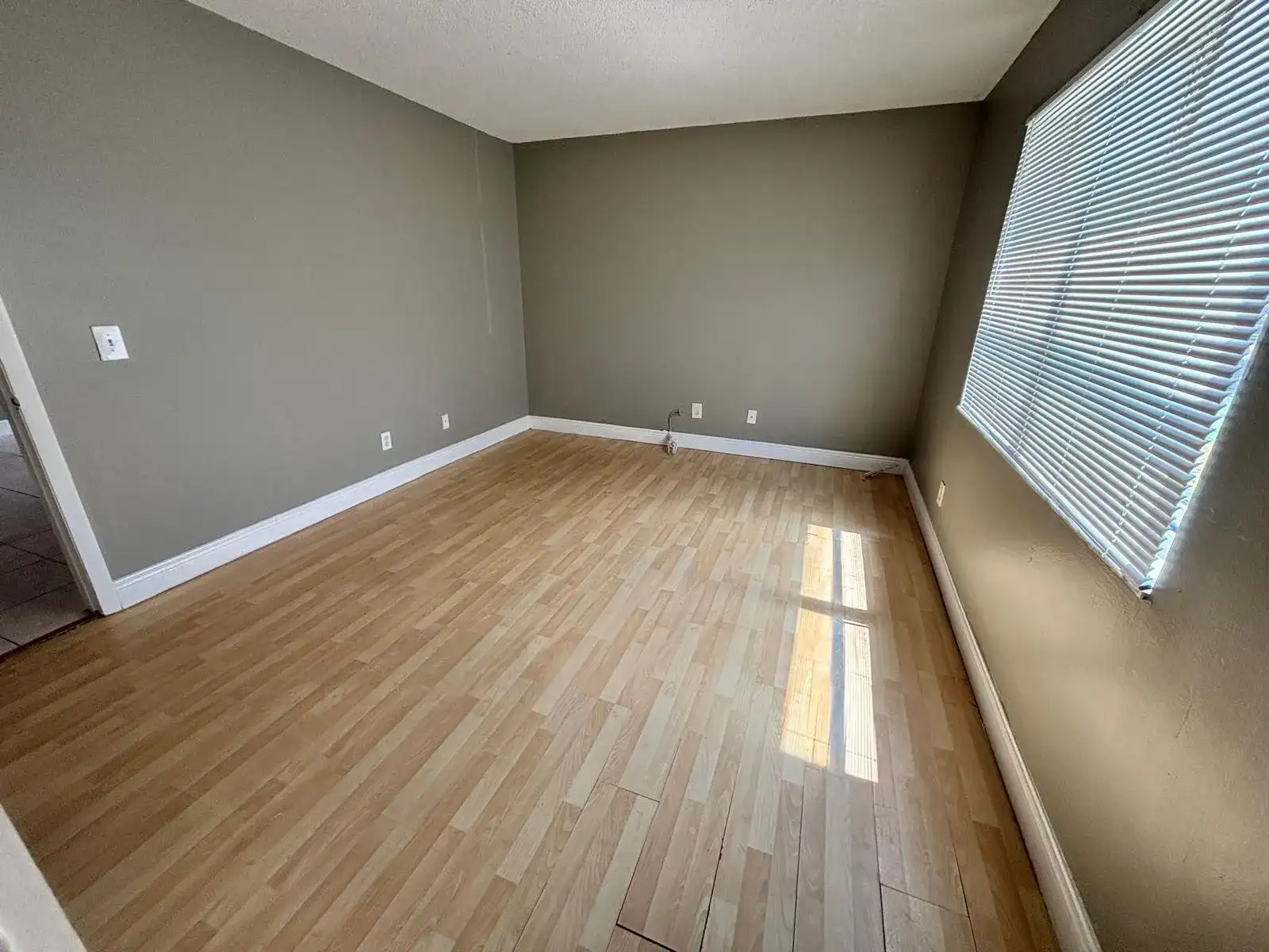 704 NW 103rd Terrace # 102, Pembroke Pines FL 33026