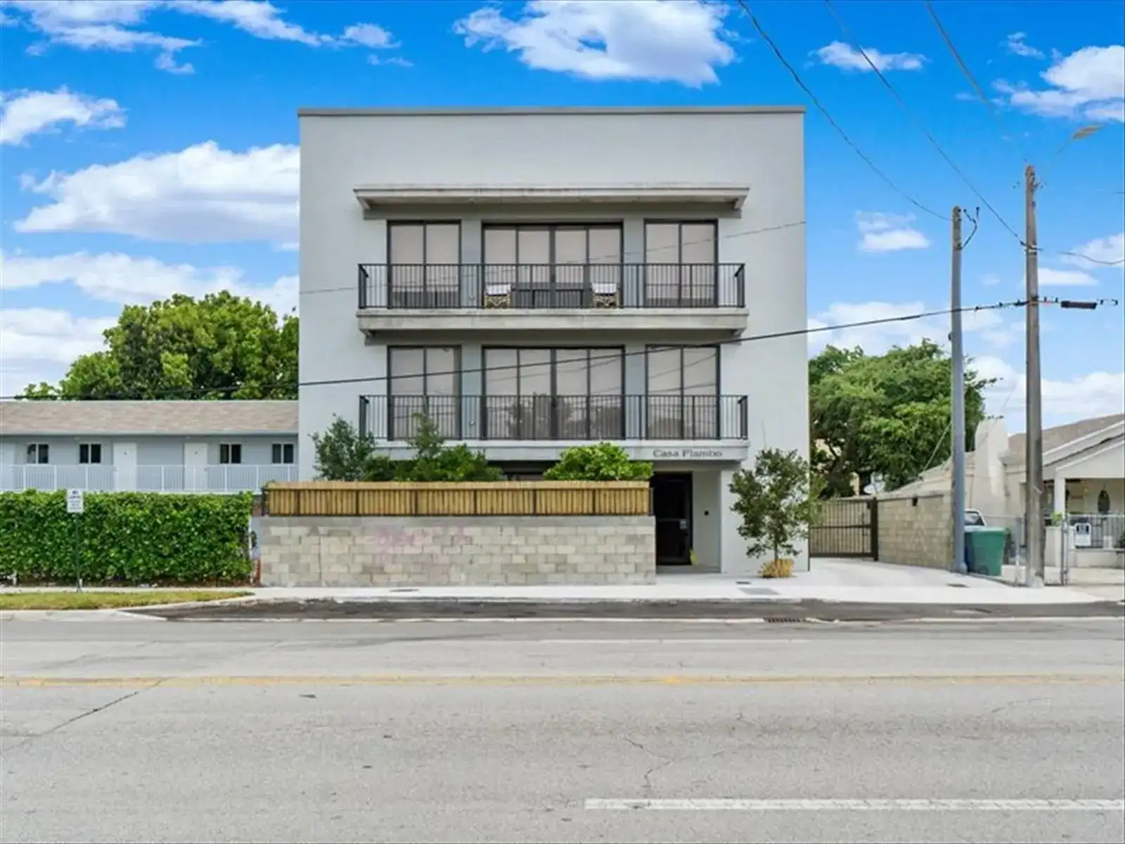 1053 NW 29th Street, Miami FL 33127 photo 2