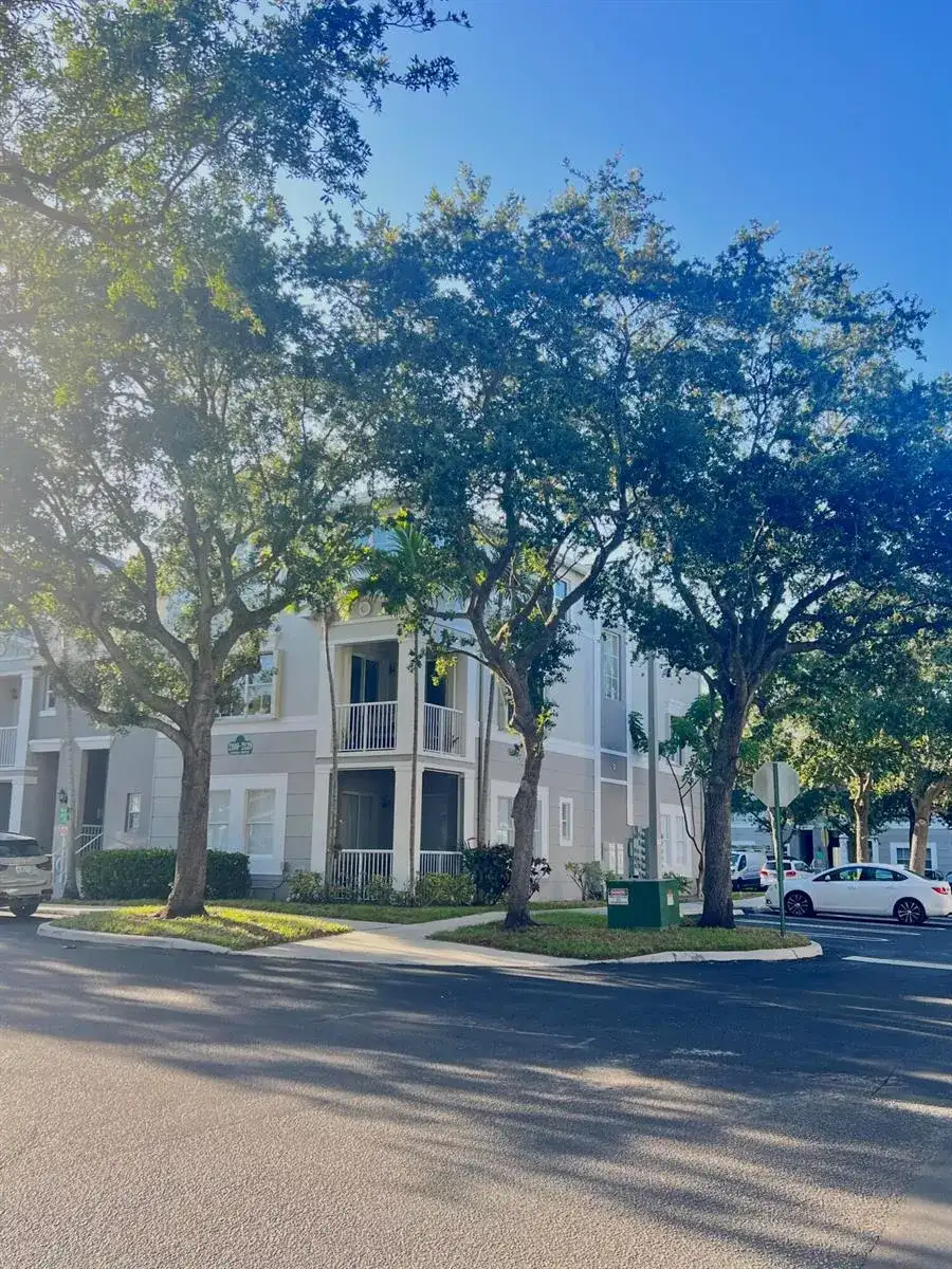 2116 SHOMA Drive Unit 2116, Royal Palm Beach FL 33414 photo 4