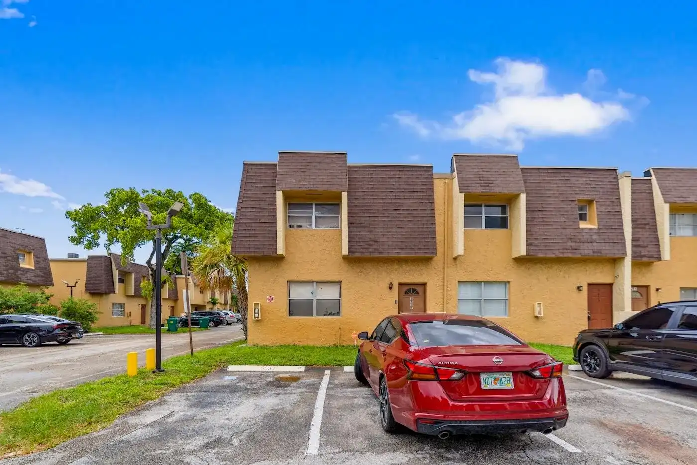 5655 BLUEBERRY Court # 1, Lauderhill FL 33313