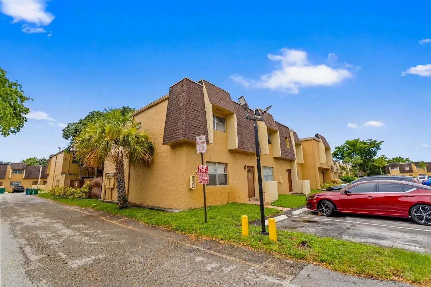 5655 BLUEBERRY Court # 1, Lauderhill FL 33313 photo 2