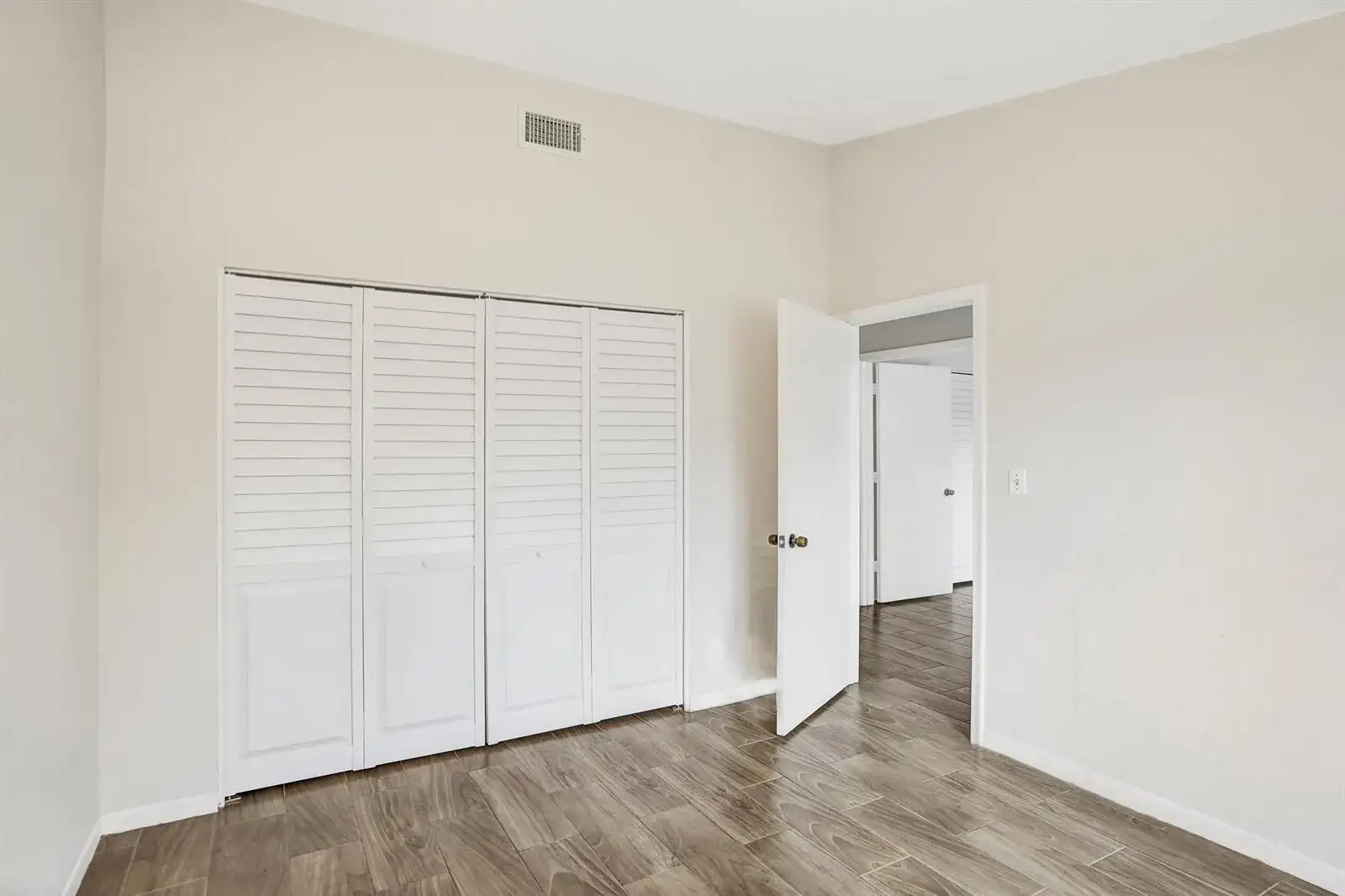 3066 S Oakland Forest Drive # 902, Oakland Park FL 33309 photo 5