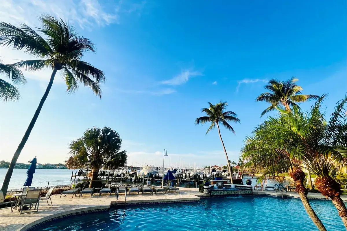 110 Yacht Club Way # 105, Hypoluxo FL 33462