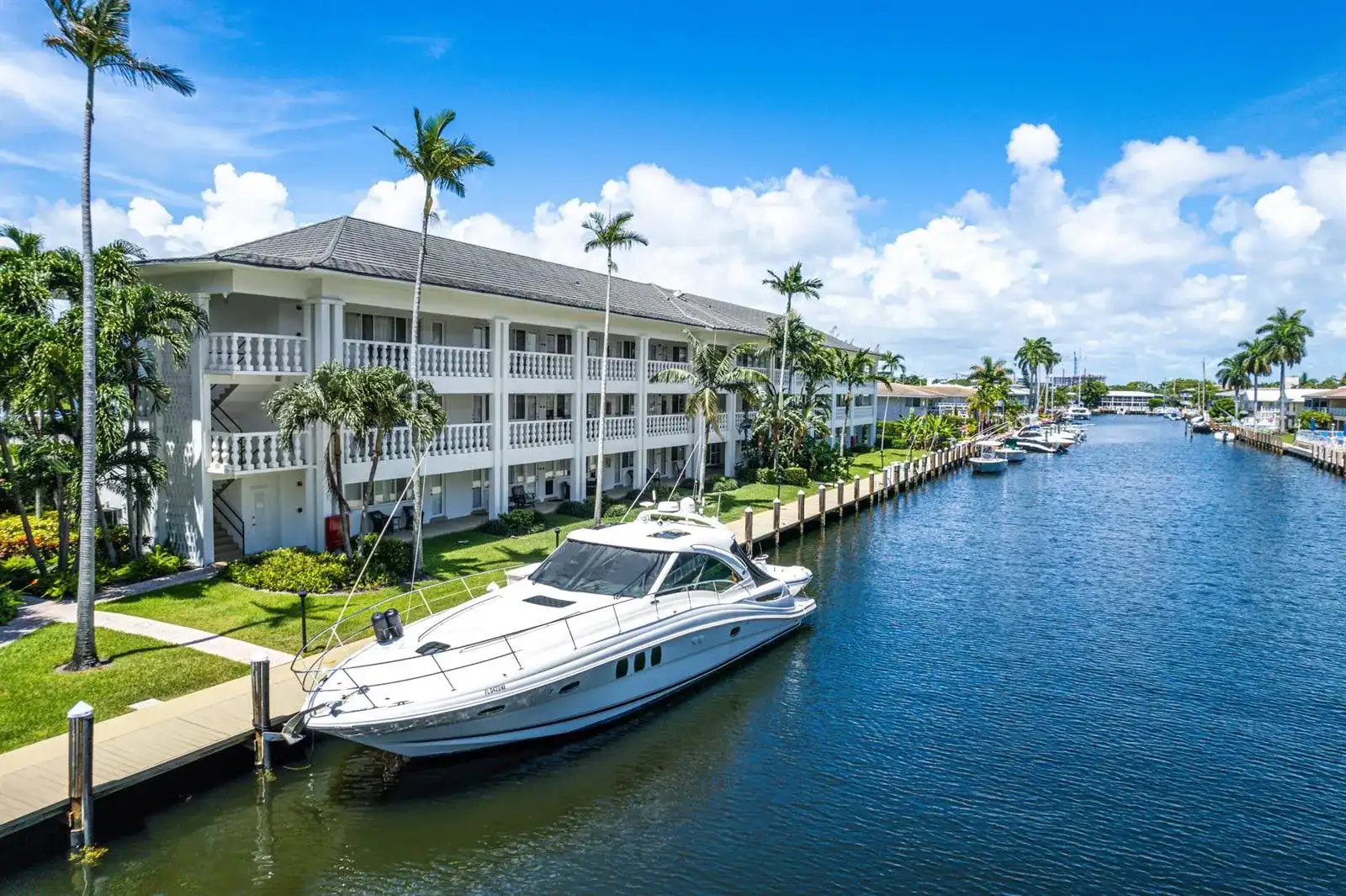 2881 NE 32nd Street # 220, Fort Lauderdale FL 33306