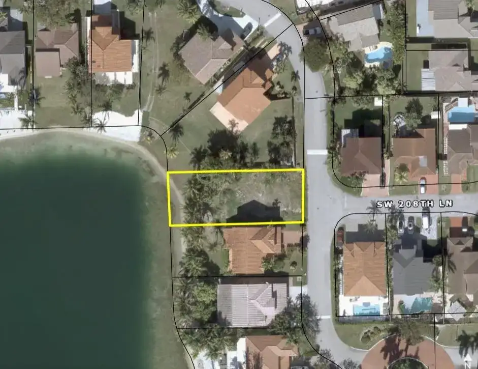 20826 SW 85th Place, Cutler Bay FL 33189 photo 2