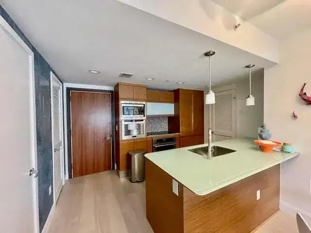 5875 COLLINS Avenue # 1606, Miami Beach FL 33140 photo 2