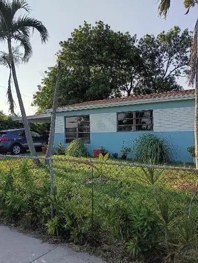2731 NW 16TH Court, Fort Lauderdale FL 33311 photo 2