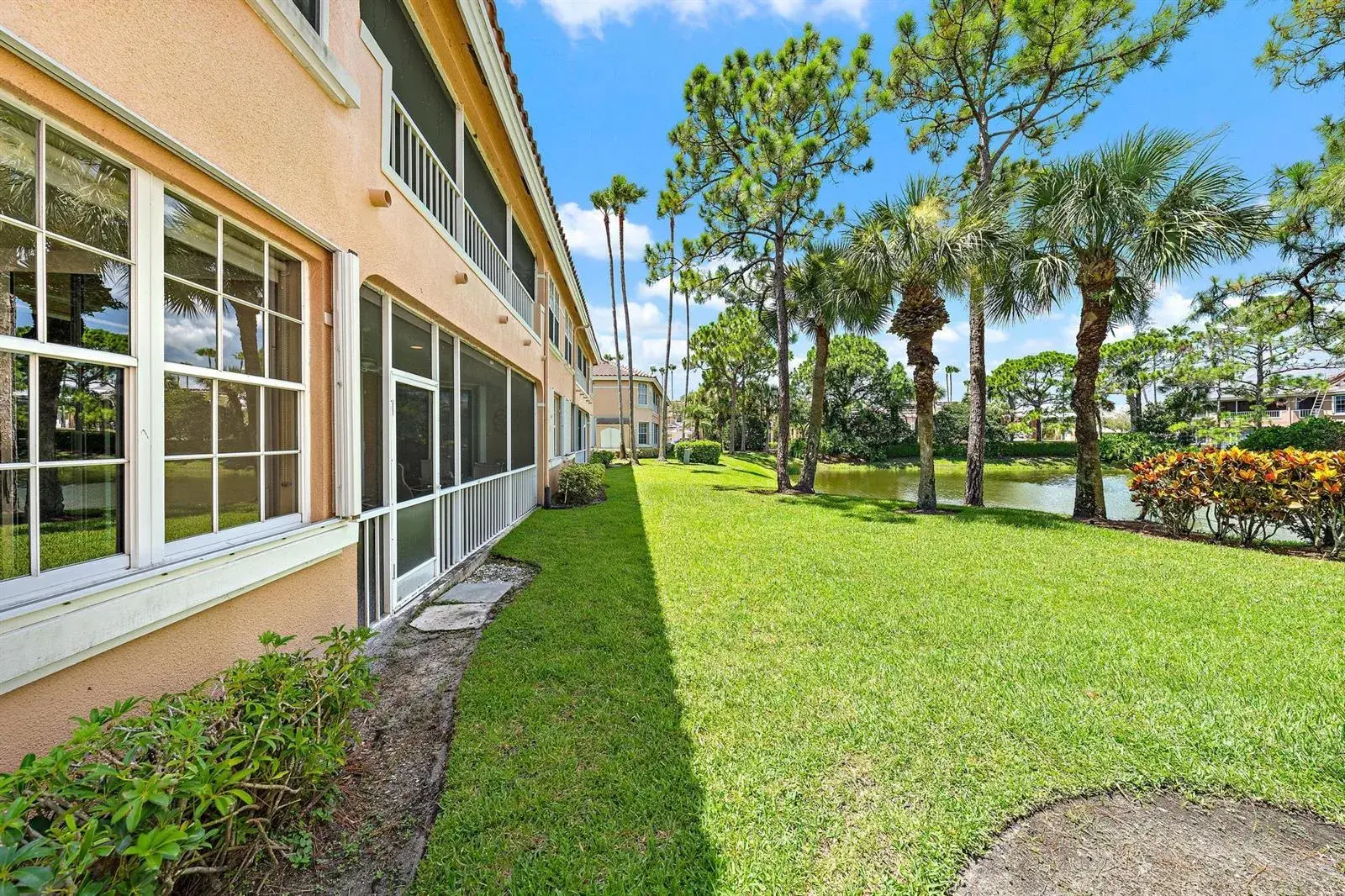 120 LEGENDARY Circle, Palm Beach Gardens FL 33418