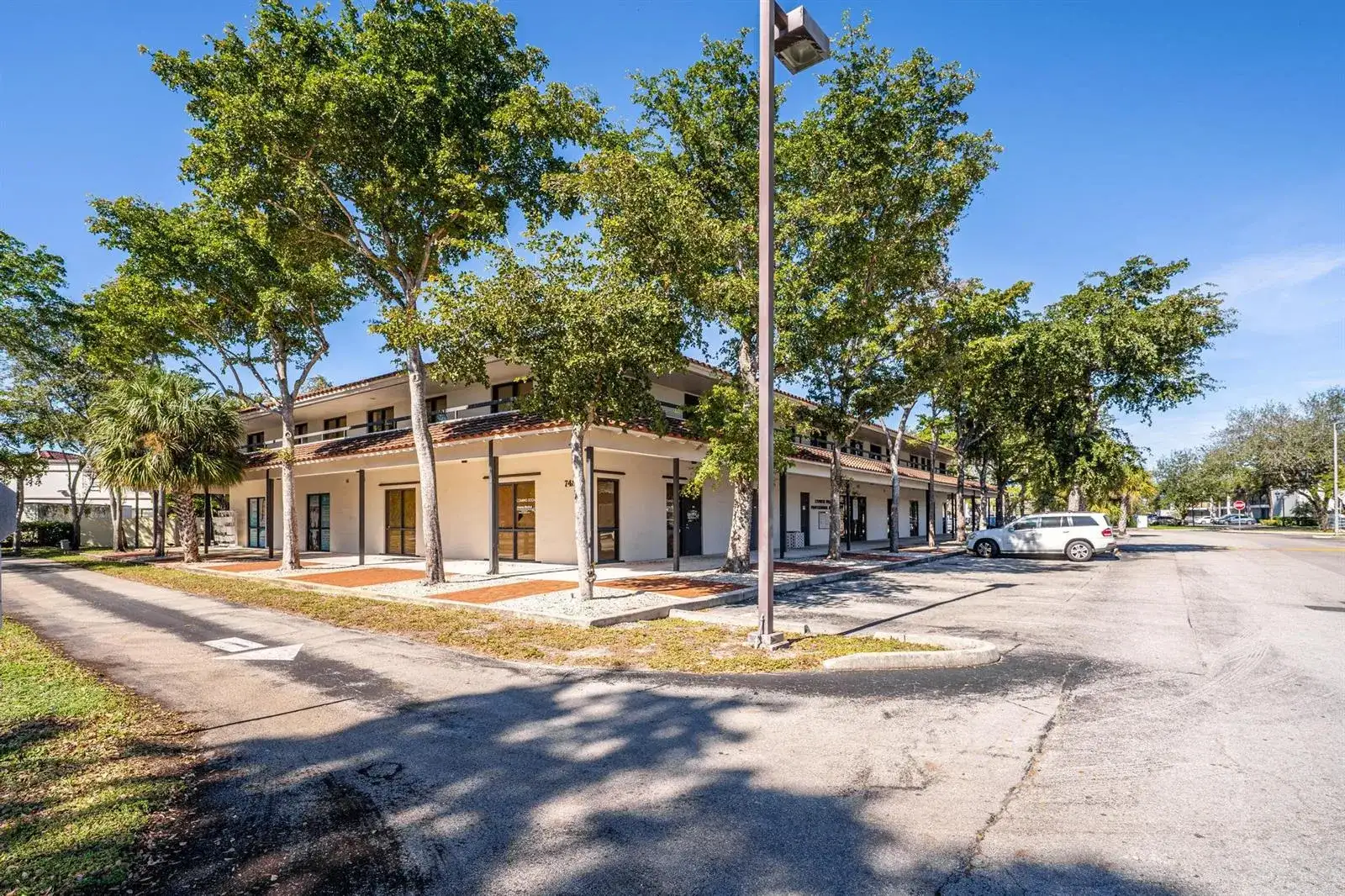 7480 Fairway Drive, Hialeah FL 33014 photo 3