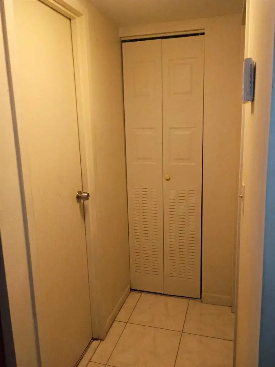 2871 SOMERSET Drive # 311, Lauderdale Lakes FL 33311 photo 3