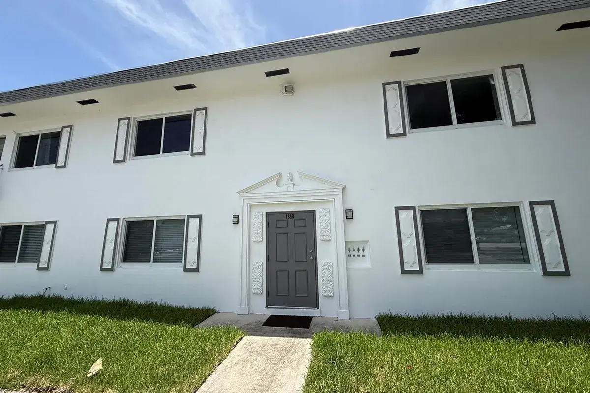 1859 Lincoln Street # 202, Hollywood FL 33020