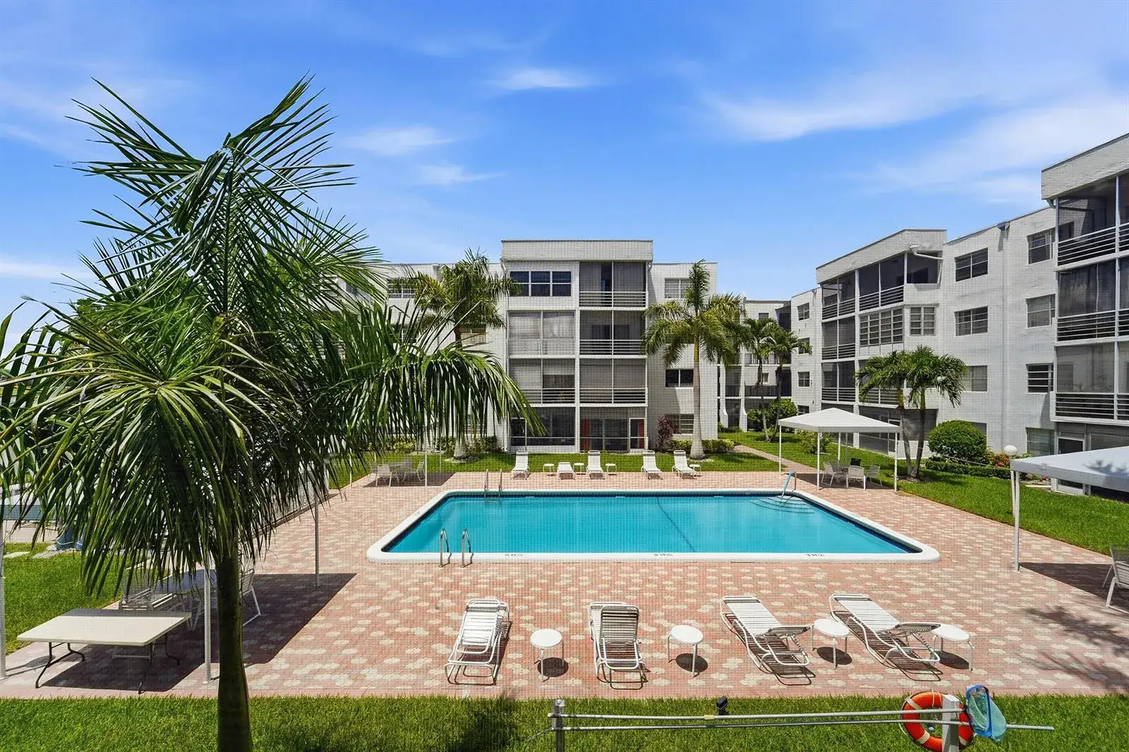 3000 E SUNRISE LAKES Drive E # 223, Sunrise FL 33322