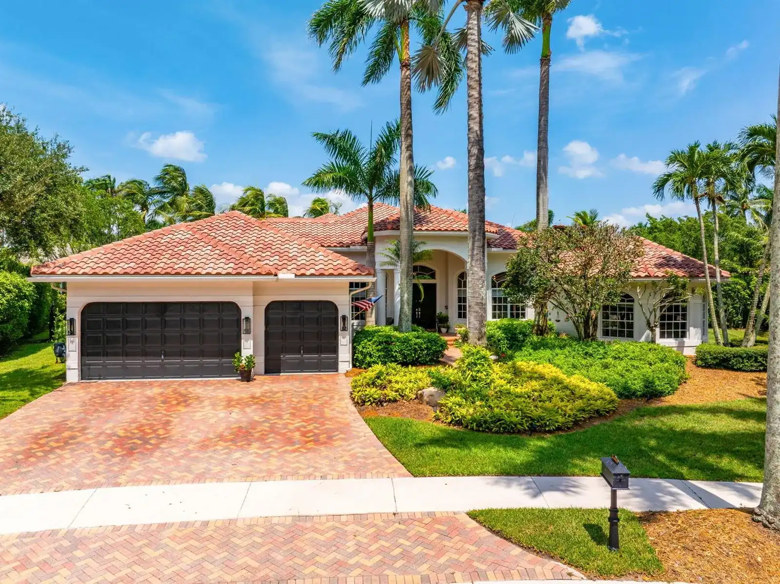 2480 Poinciana Lane, Weston FL 33327
