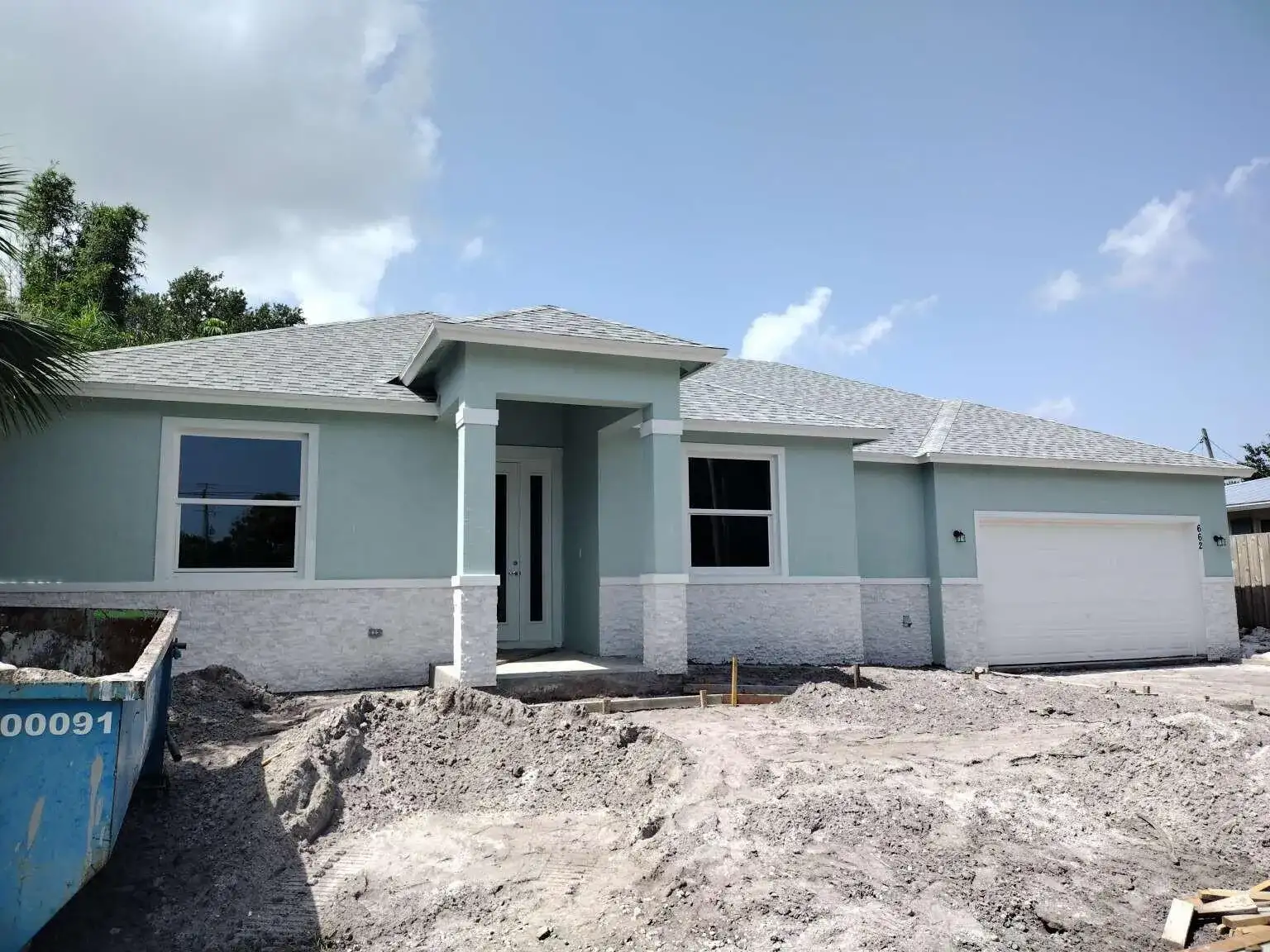 662 NE WAVERLY Terrace, Jensen Beach FL 34957 photo 2