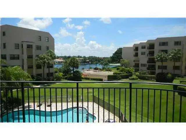 370 GOLFVIEW Road # 302, North Palm Beach FL 33408 photo 5
