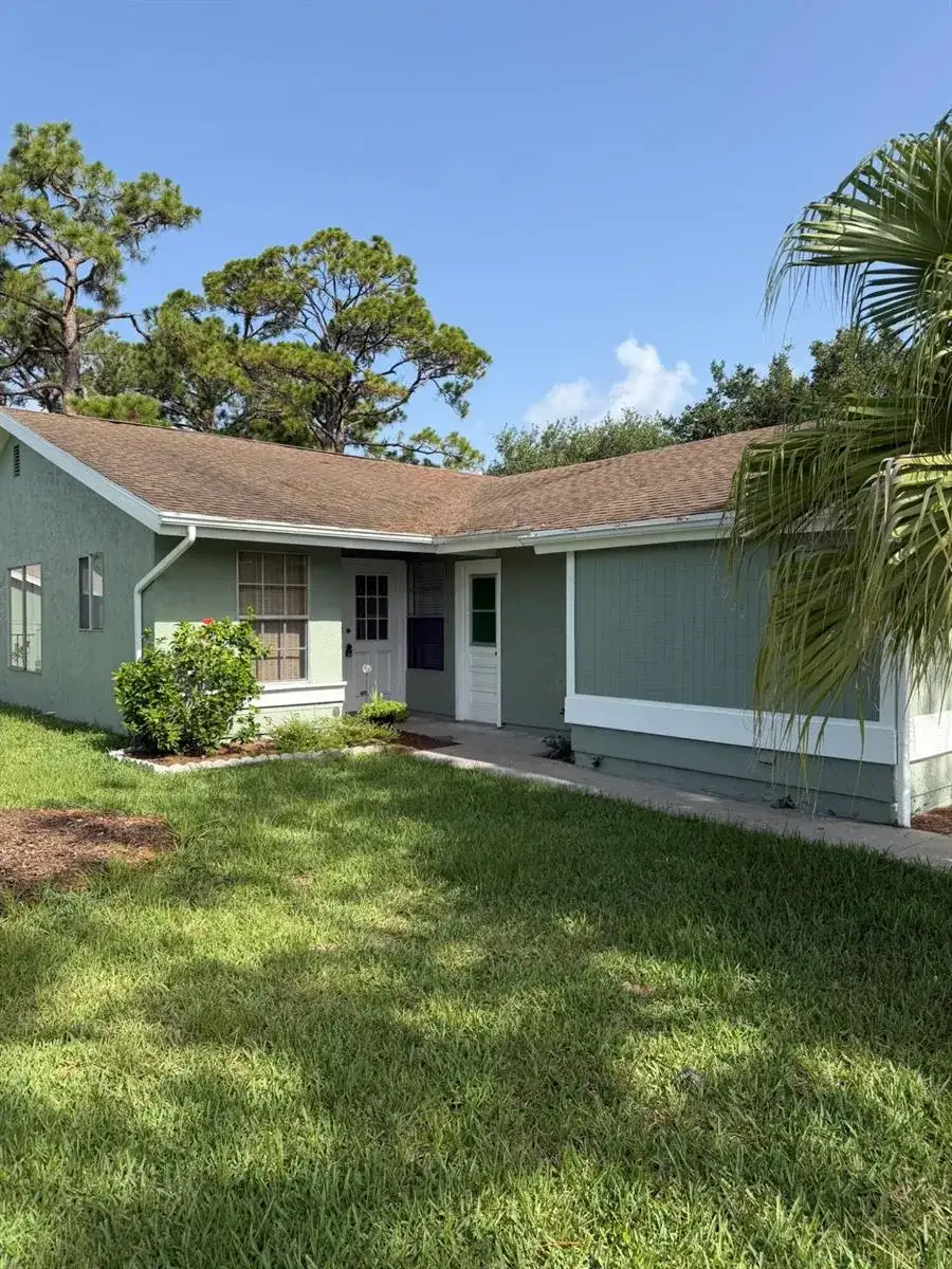 1720 SE Linpark Court, Port St. Lucie FL 34952 photo 2